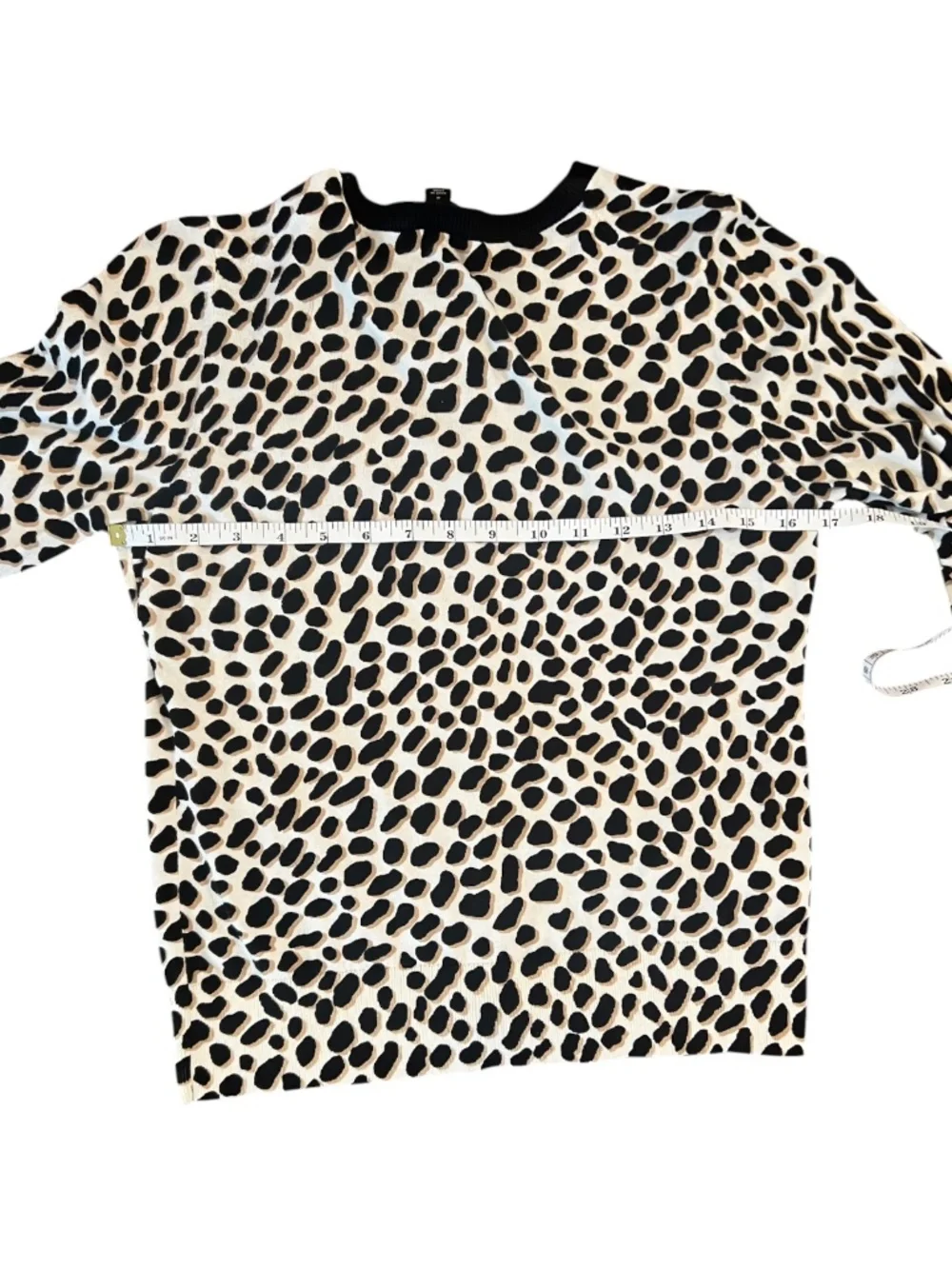 Ann Taylor Cardigan Sweater Leopard Print Button Front Size Medium - Picture 6 of 7